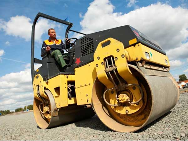 Vibratory-roller-compactor